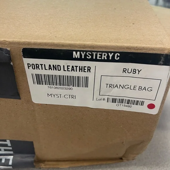 New Portland Leather Goods Ruby Leather Triangle Shoulder Bag - Picture 2 of 9